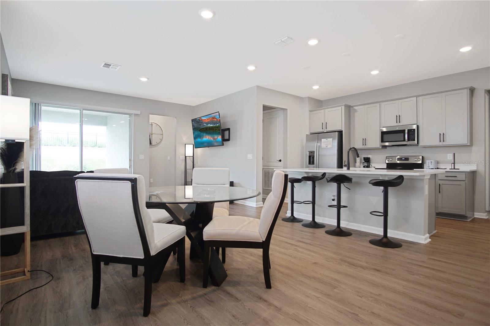 SEASONS AT FOREST CREEK - Residential Lease