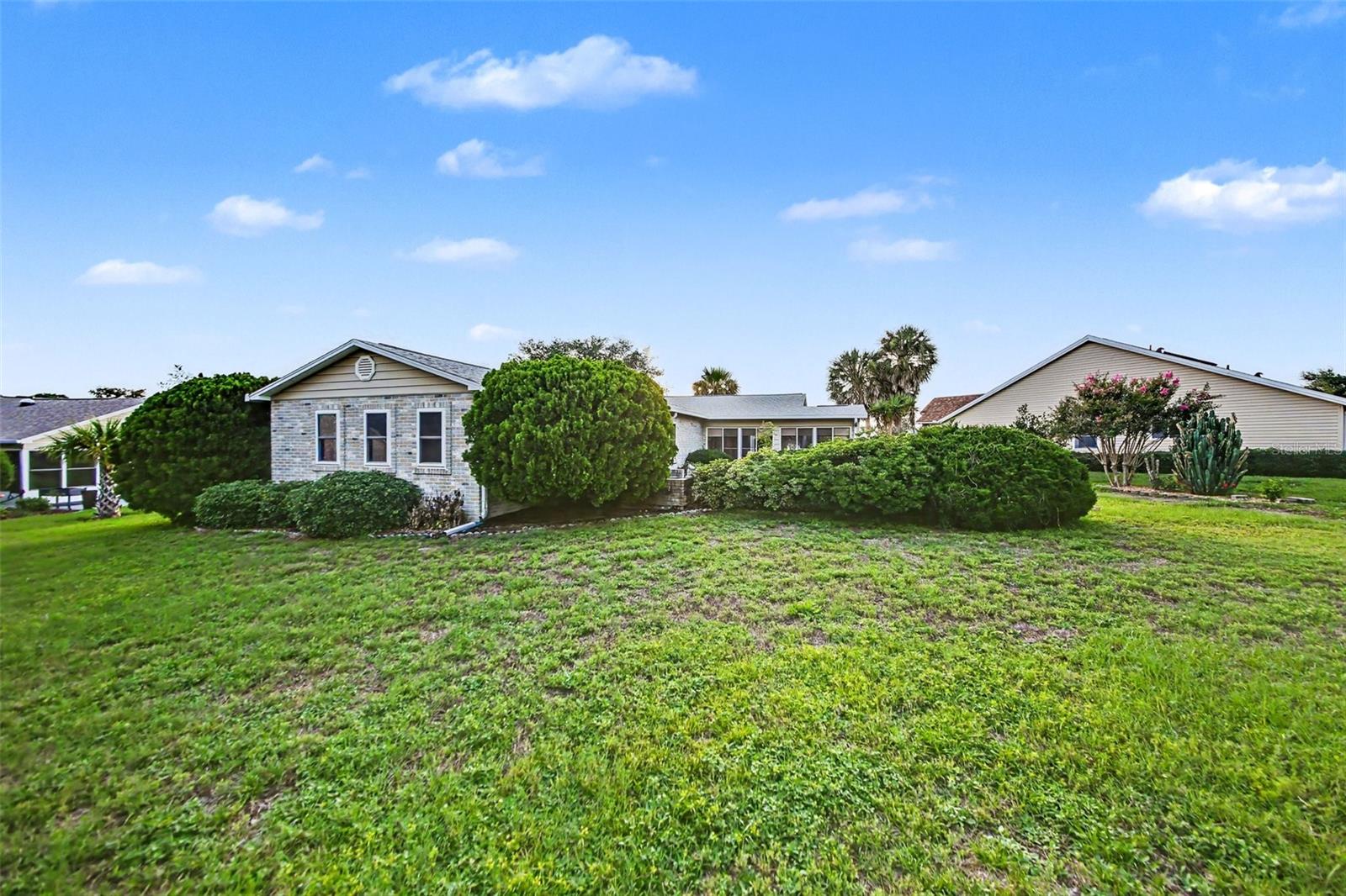 LADY LAKE ORANGE BLOSSOM GARDENS UNIT 15 - Residential