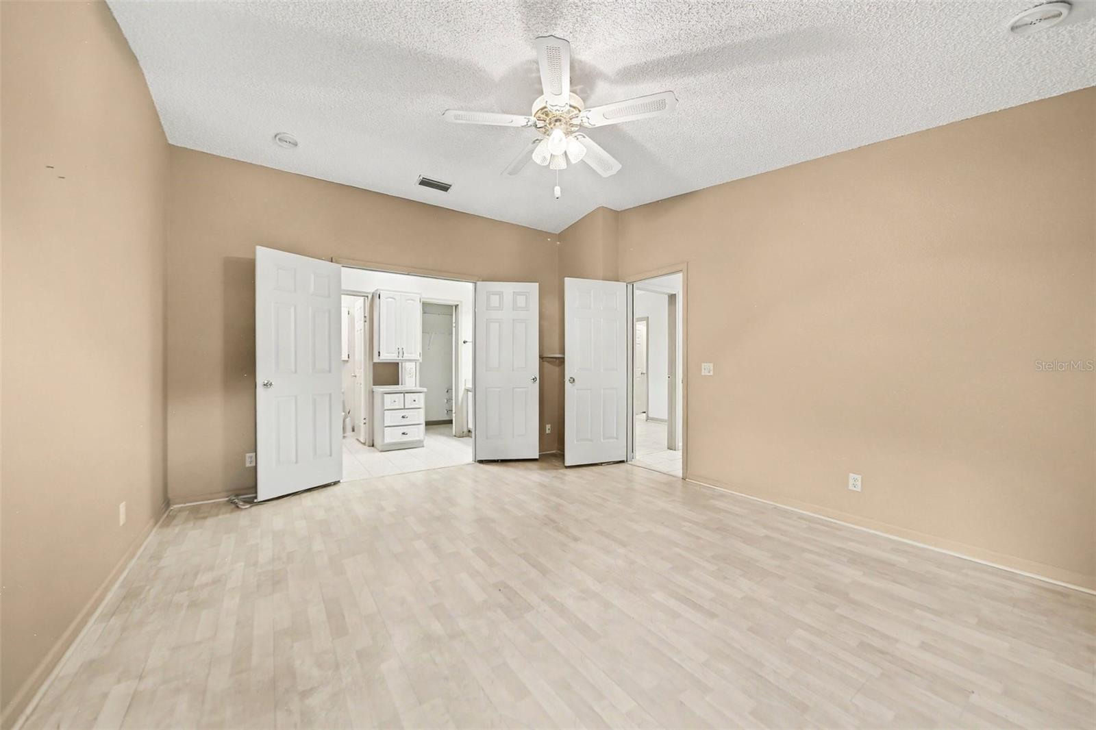 LADY LAKE ORANGE BLOSSOM GARDENS UNIT 15 - Residential