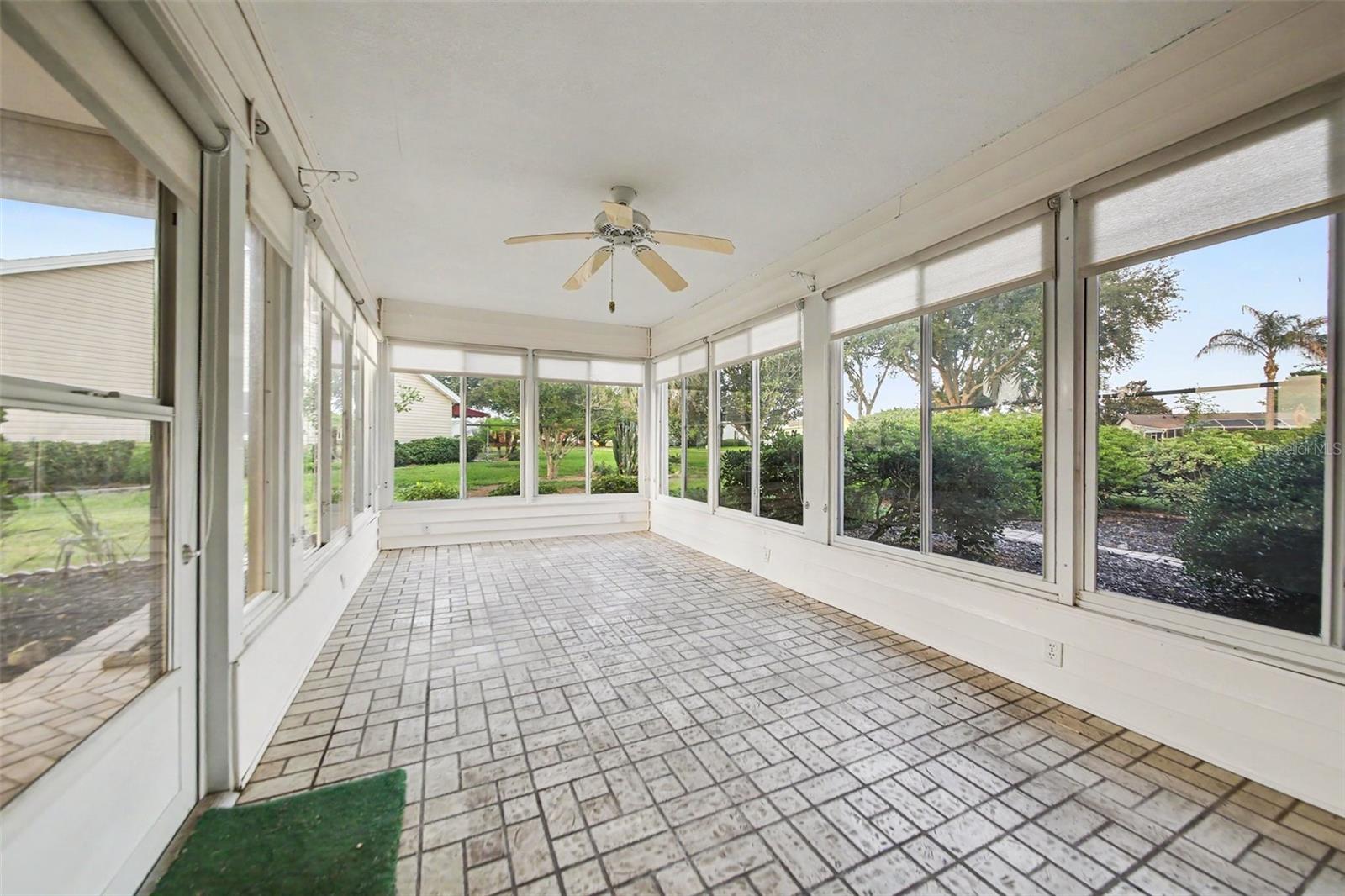 LADY LAKE ORANGE BLOSSOM GARDENS UNIT 15 - Residential