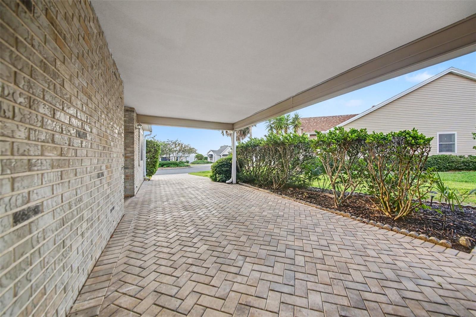 LADY LAKE ORANGE BLOSSOM GARDENS UNIT 15 - Residential