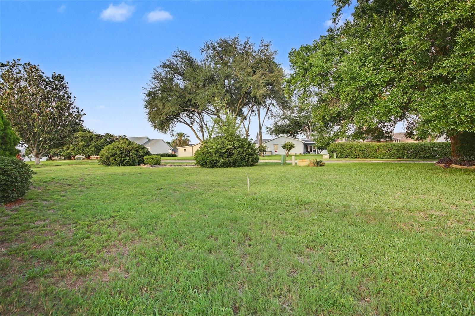 LADY LAKE ORANGE BLOSSOM GARDENS UNIT 15 - Residential