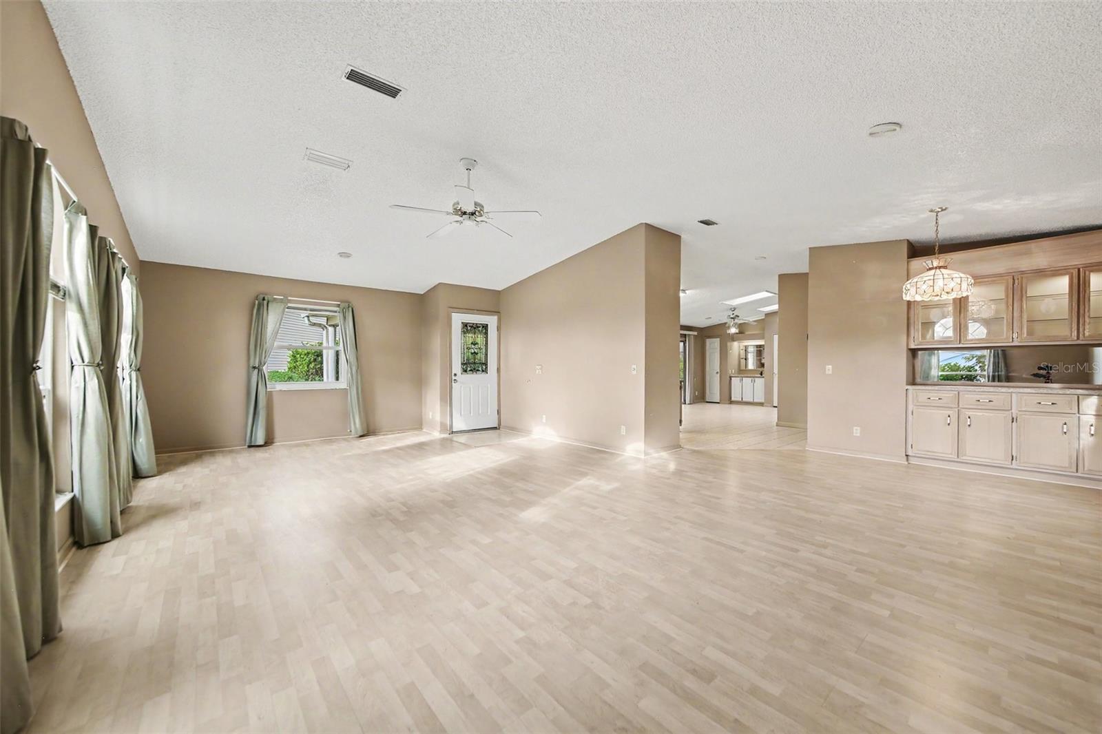 LADY LAKE ORANGE BLOSSOM GARDENS UNIT 15 - Residential