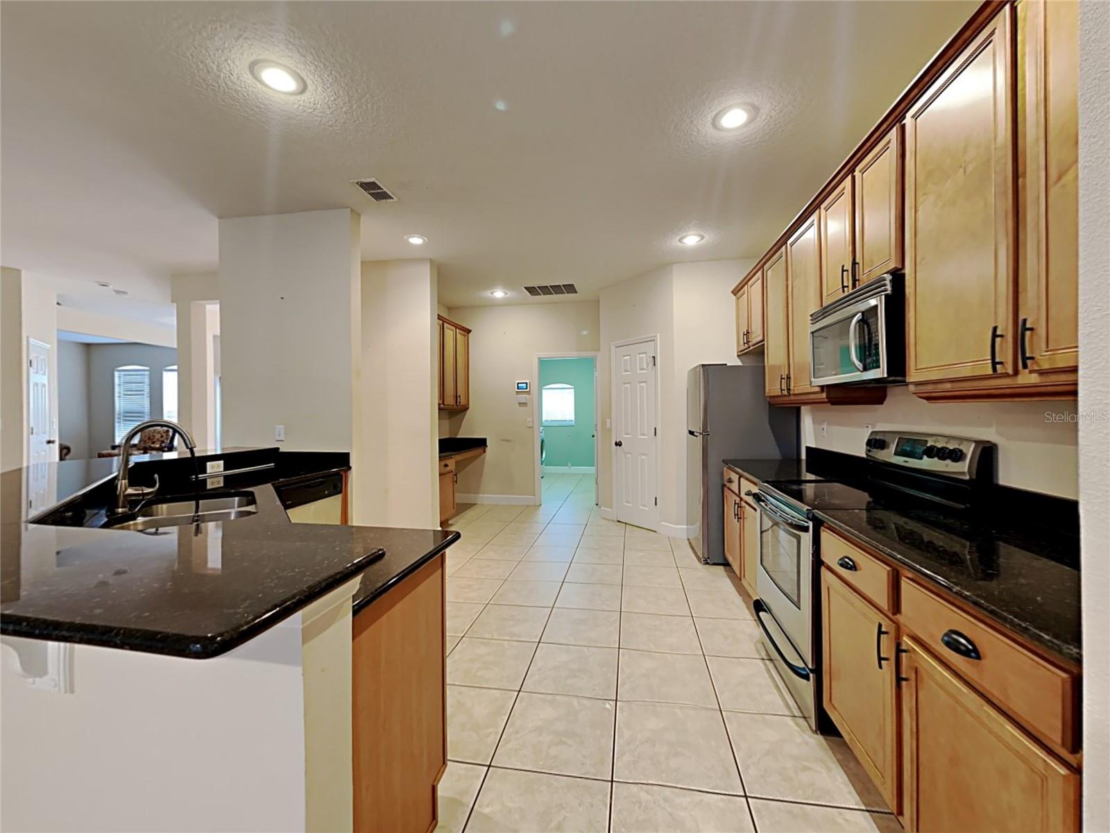 PARKSIDE AT ERROL ESTATES - Residential Lease