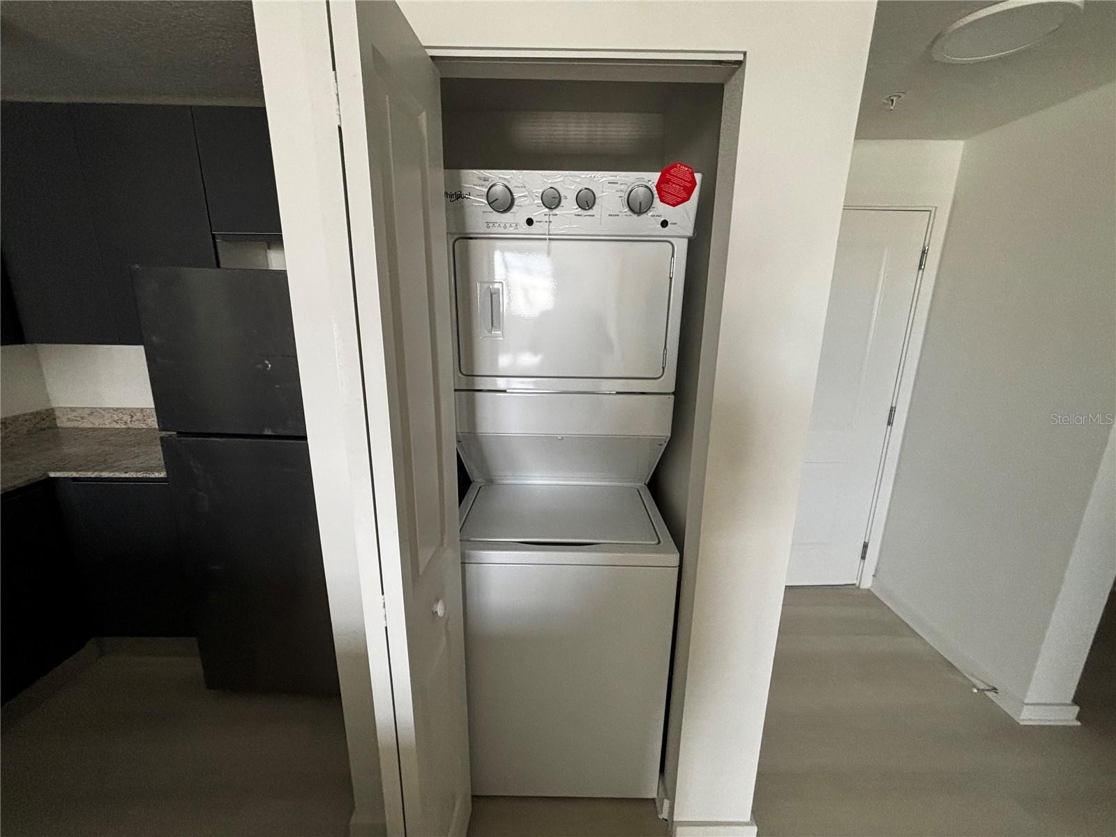 MILLENIA PK TOWER II - Residential Lease