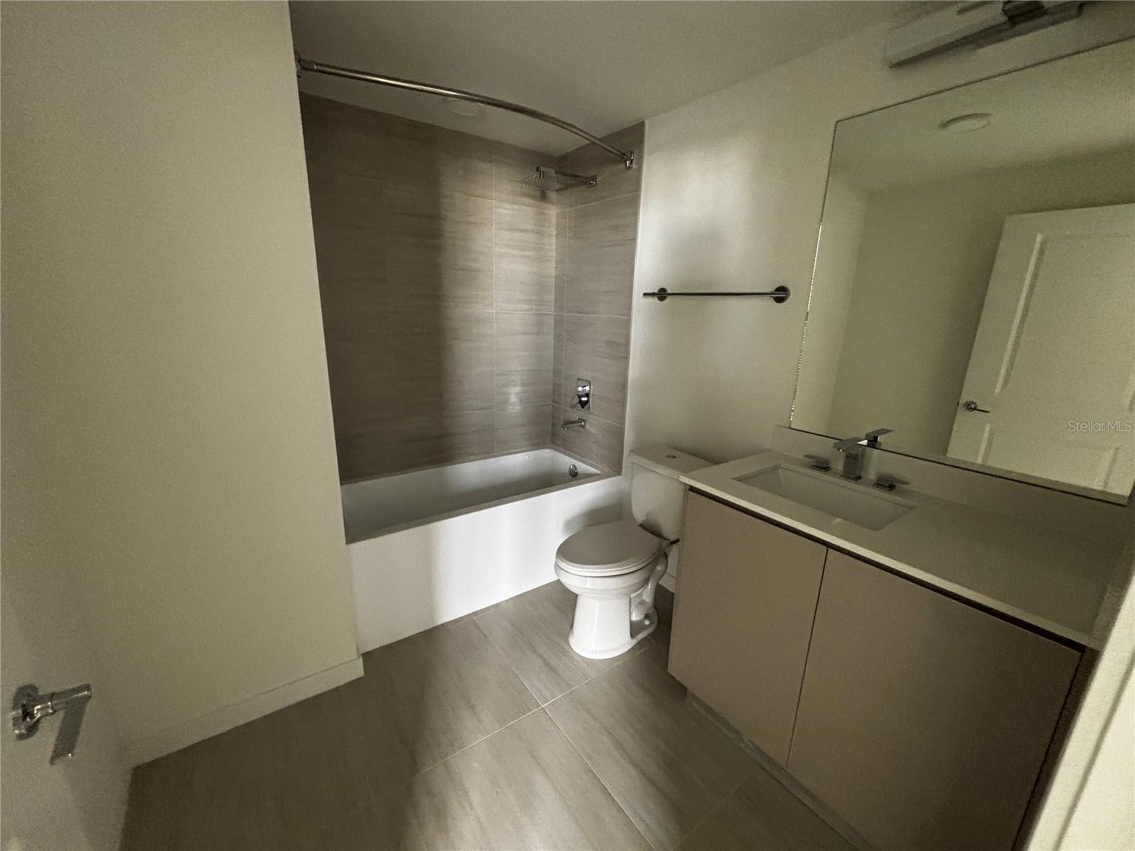MILLENIA PK TOWER II - Residential Lease