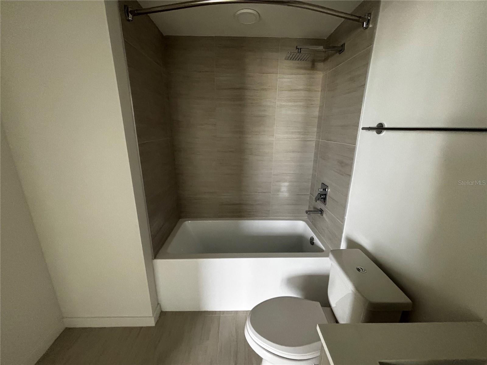 MILLENIA PK TOWER II - Residential Lease