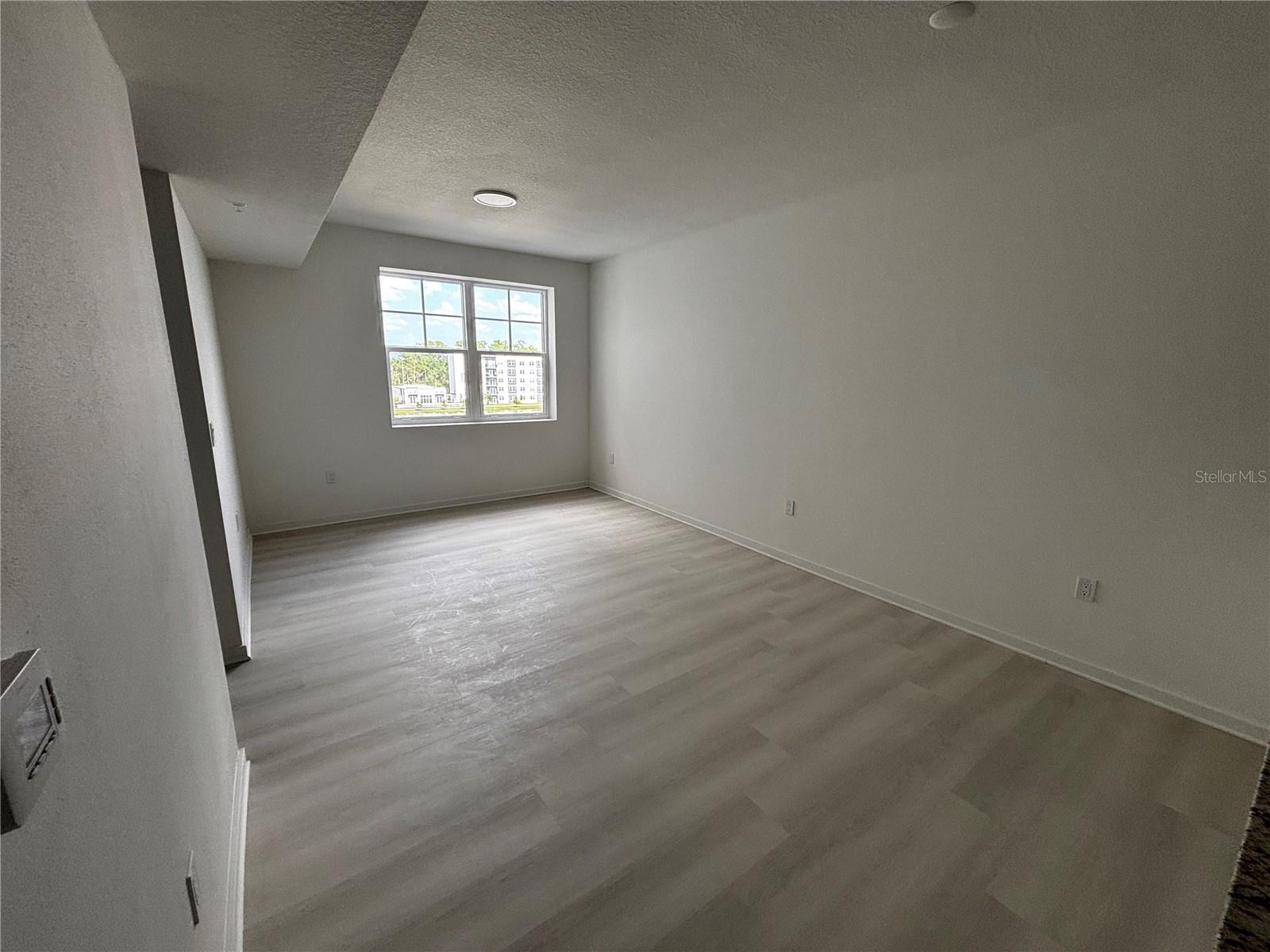 MILLENIA PK TOWER II - Residential Lease