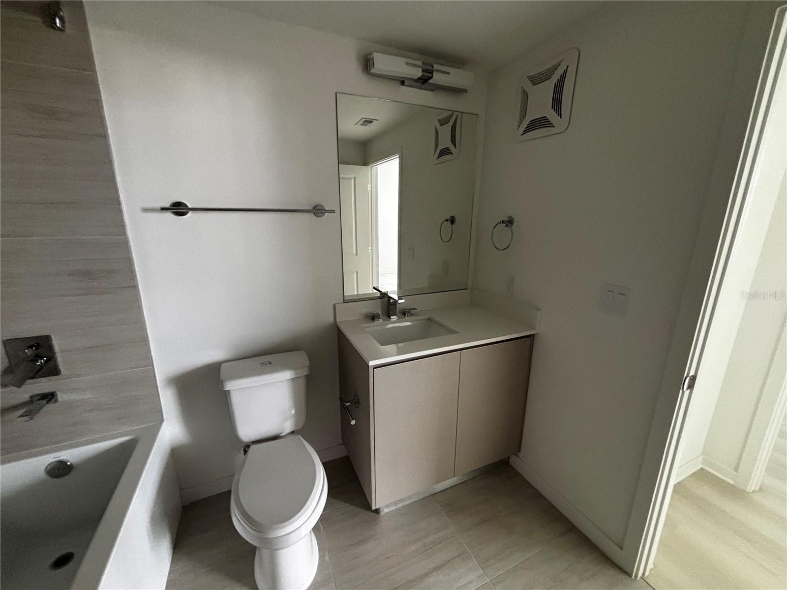 MILLENIA PK TOWER II - Residential Lease