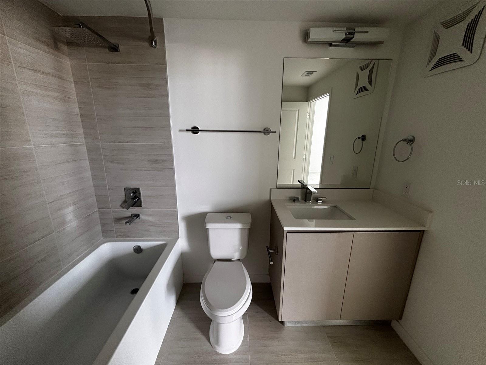 MILLENIA PK TOWER II - Residential Lease