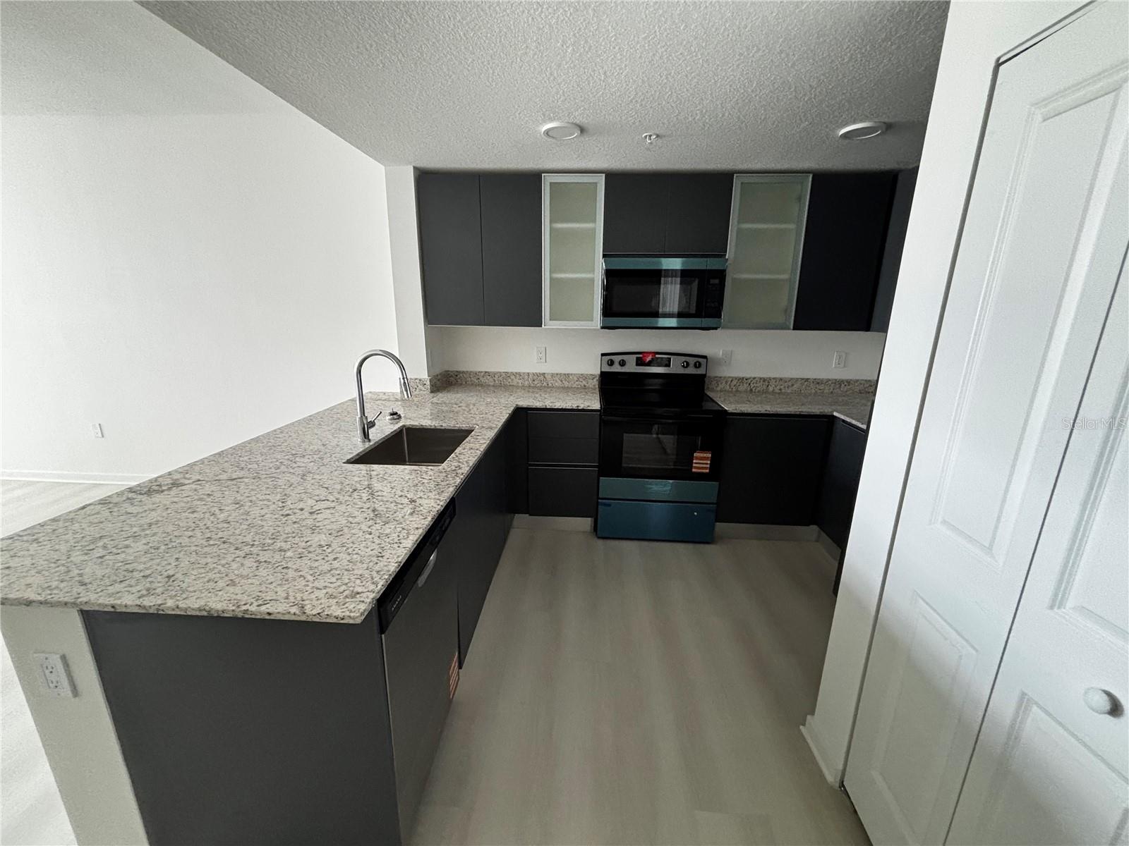 MILLENIA PK TOWER II - Residential Lease