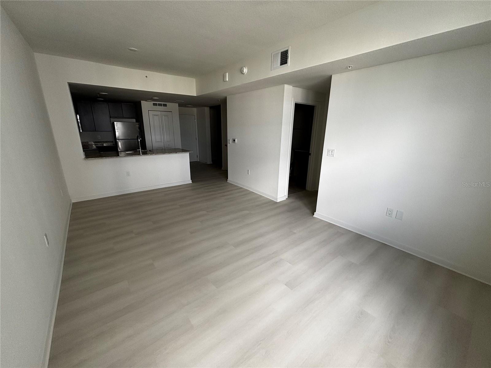 MILLENIA PK TOWER II - Residential Lease