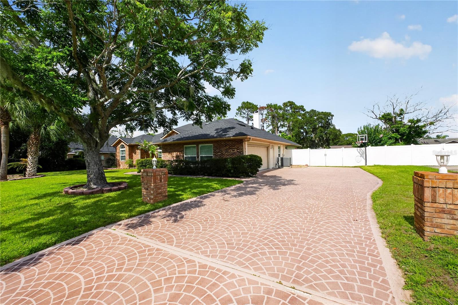 CRYSTAL LAKE ESTATES - Residential