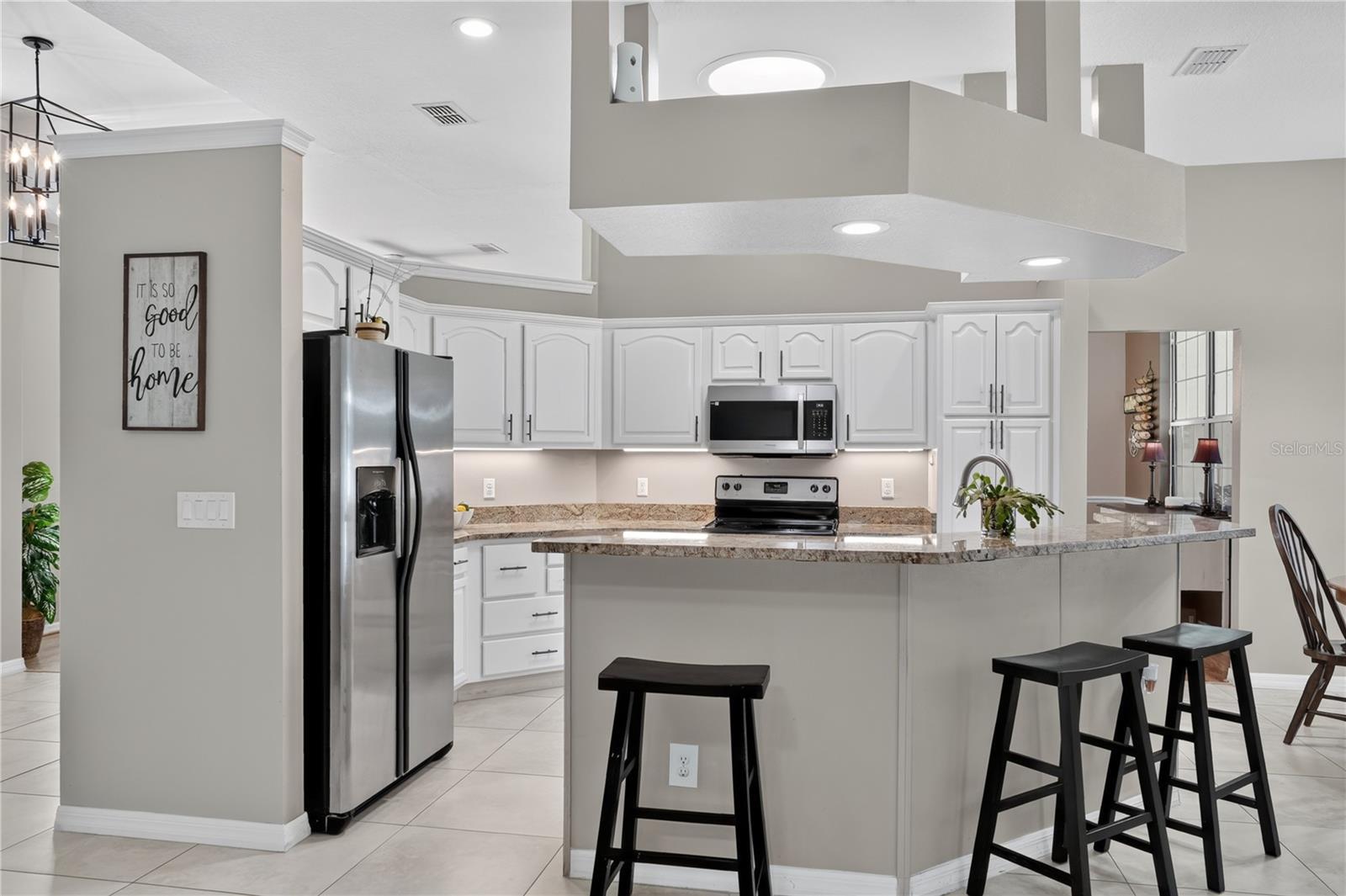 CRYSTAL LAKE ESTATES - Residential