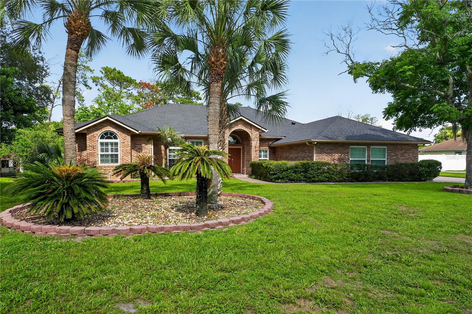 CRYSTAL LAKE ESTATES - Residential