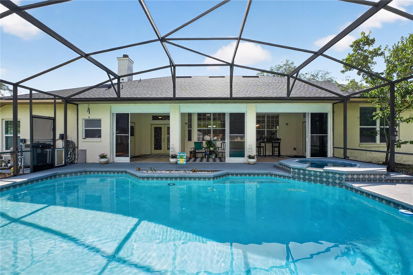 CRYSTAL LAKE ESTATES - Residential