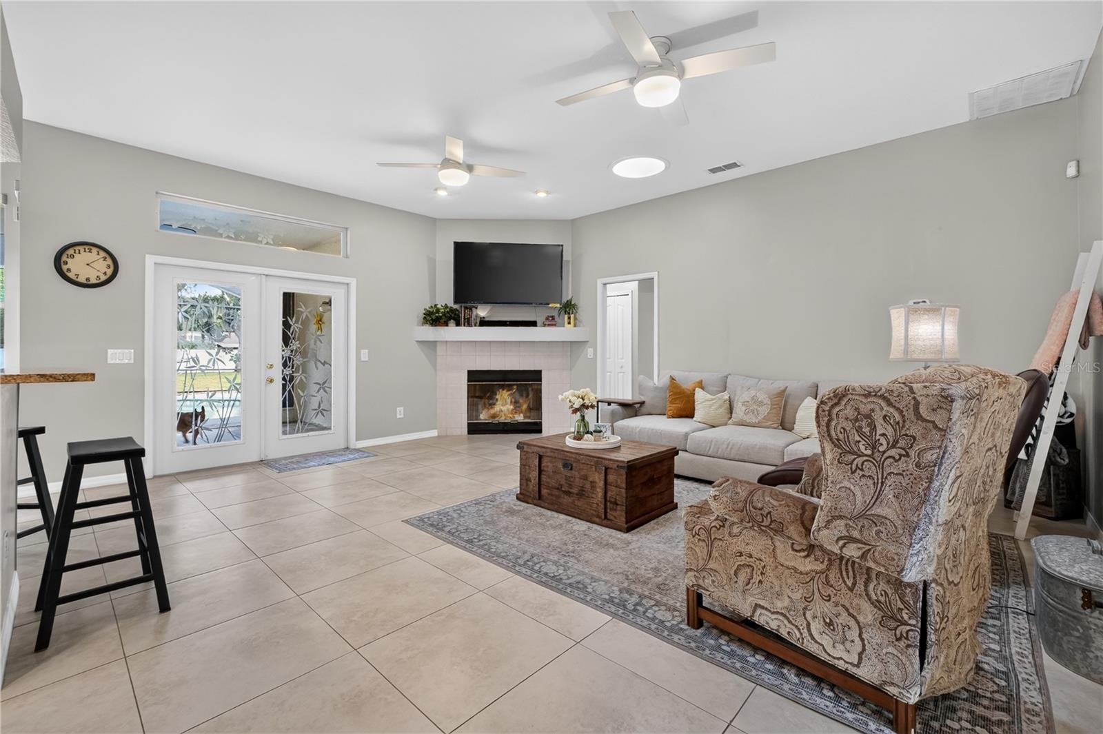 CRYSTAL LAKE ESTATES - Residential
