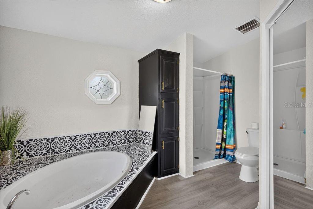 OAK HAMMOCK ESTATES - Residential