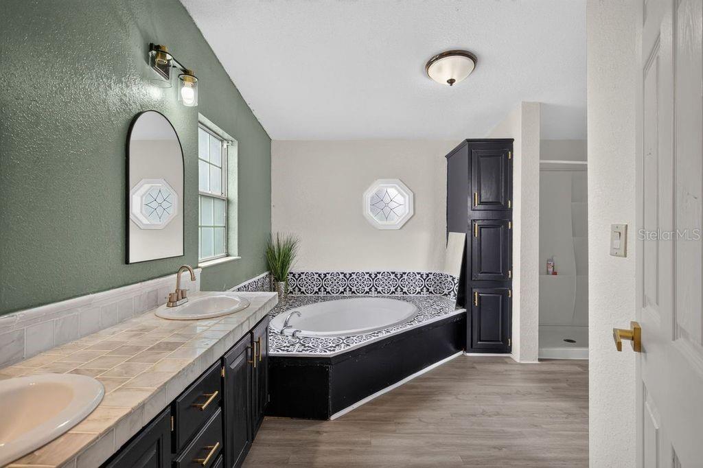 OAK HAMMOCK ESTATES - Residential