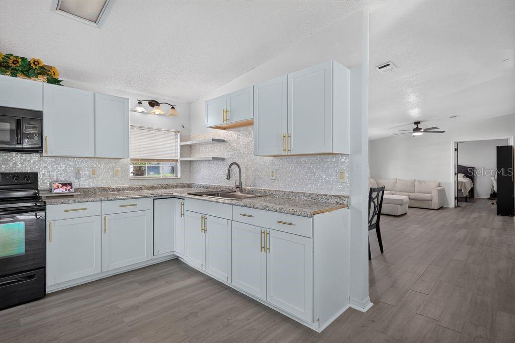 OAK HAMMOCK ESTATES - Residential