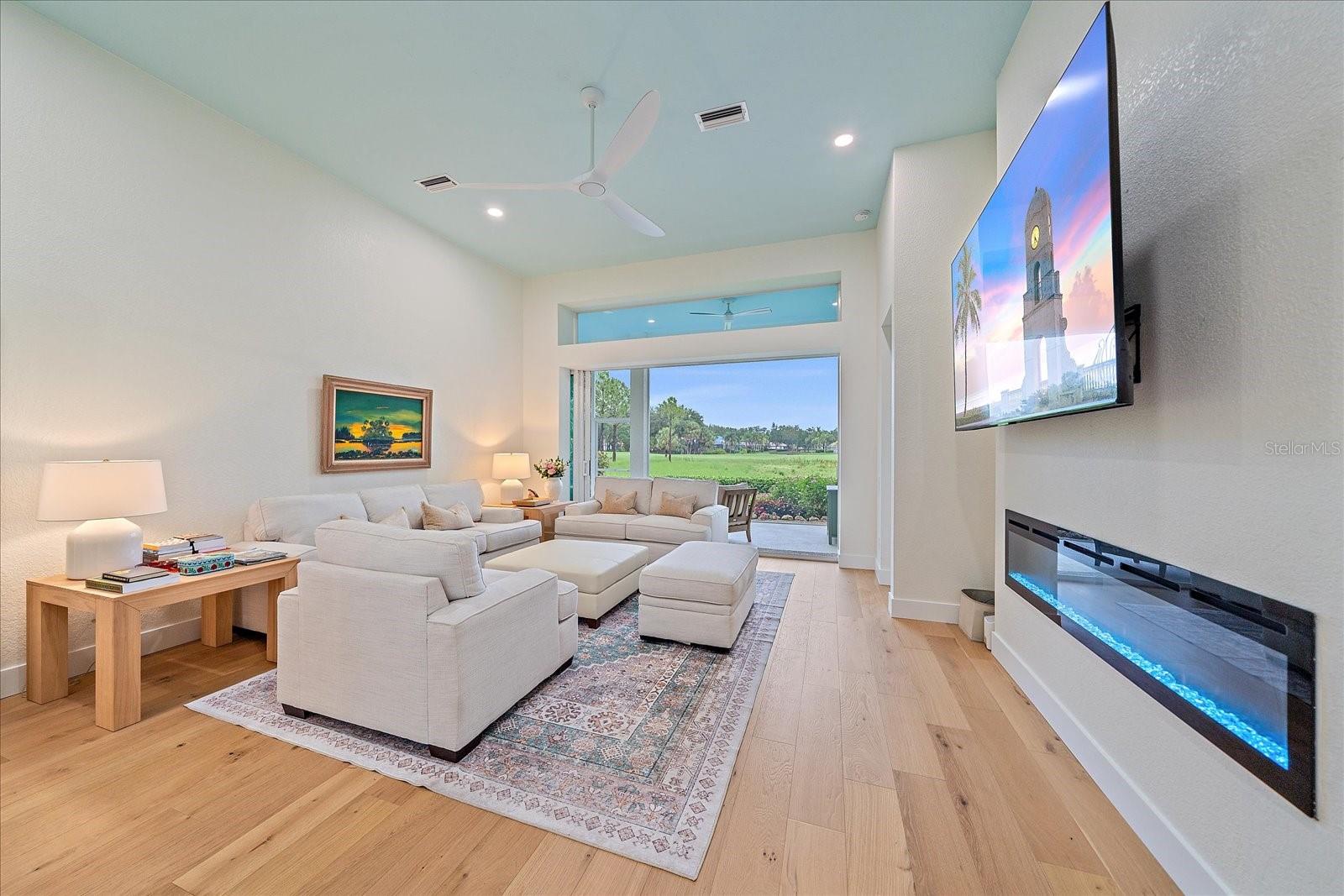UNIVERSITY PARK GOLF AND COUNTRY CLUB - Residential