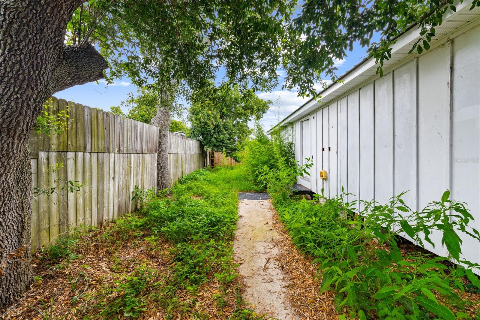 RIVIERA BEACH - Residential
