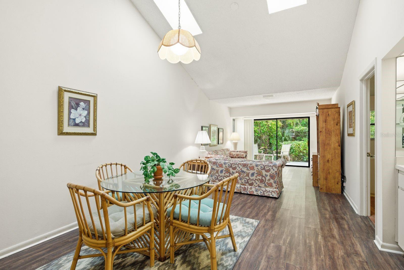 GOLF VIEW VILLAS CONDO 01 - Residential