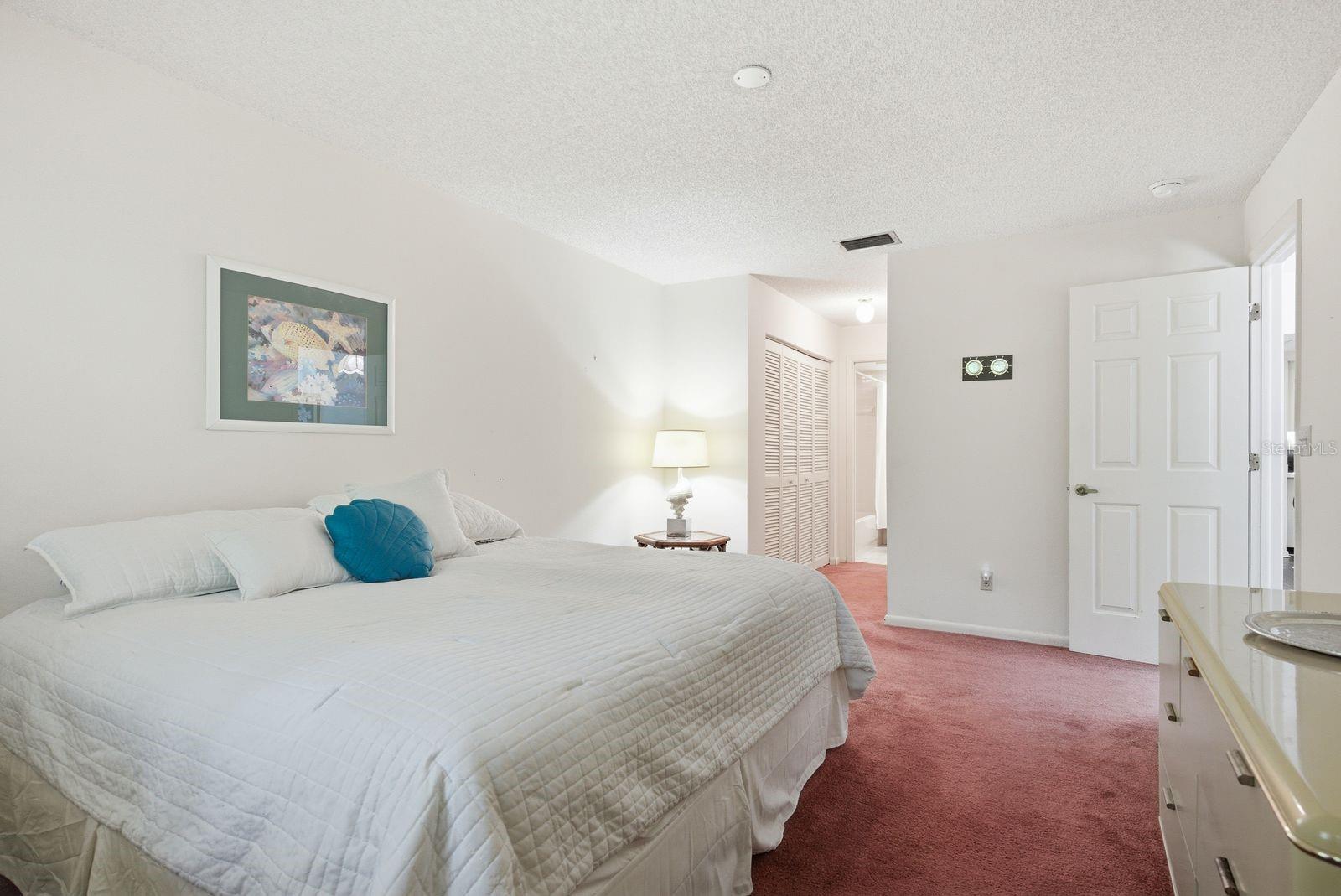 GOLF VIEW VILLAS CONDO 01 - Residential