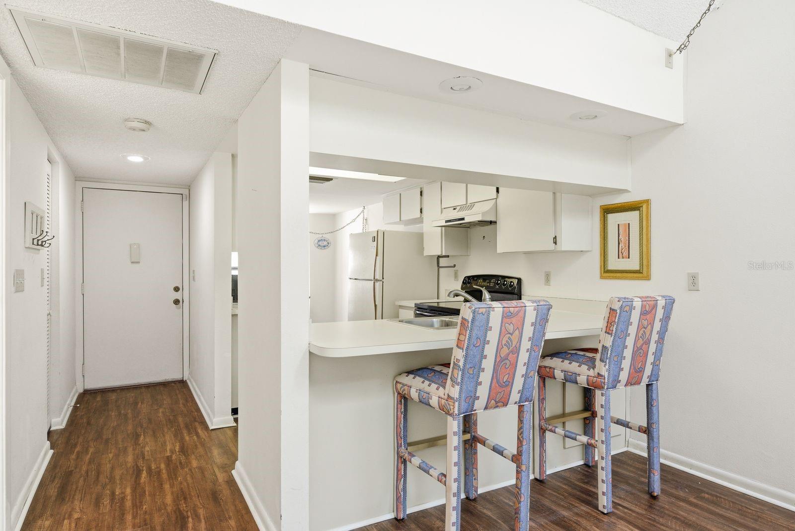 GOLF VIEW VILLAS CONDO 01 - Residential