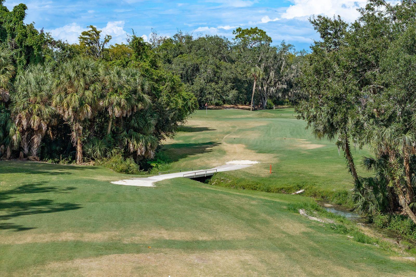 GOLF VIEW VILLAS CONDO 01 - Residential