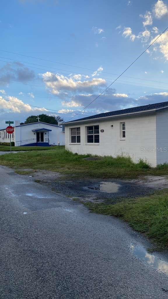Located in Fort Pierce, this charming property presents a great investment opportunity. Currently rented, with a cooperative tenant—making the transition smooth and terms easy to negotiate.

The home features 2 comfortable bedrooms, 1 fully remodeled bathroom, and a spacious, beautifully maintained backyard perfect for relaxing or entertaining. Ideal for investors seeking immediate income with flexibility for future plans.

A smart buy with both present cash flow and long-term potential.
