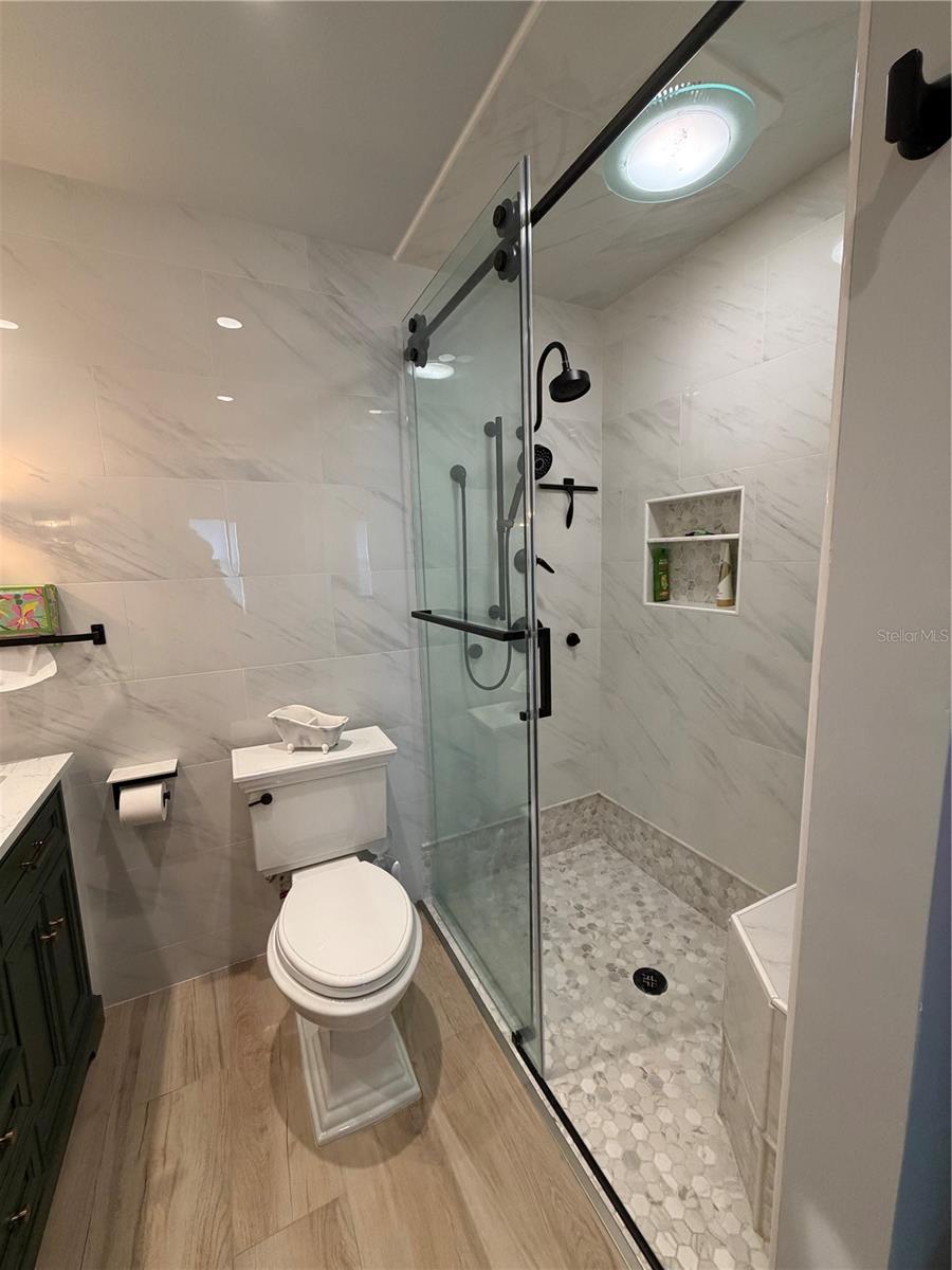 BELLE VISTA SHORES - Residential