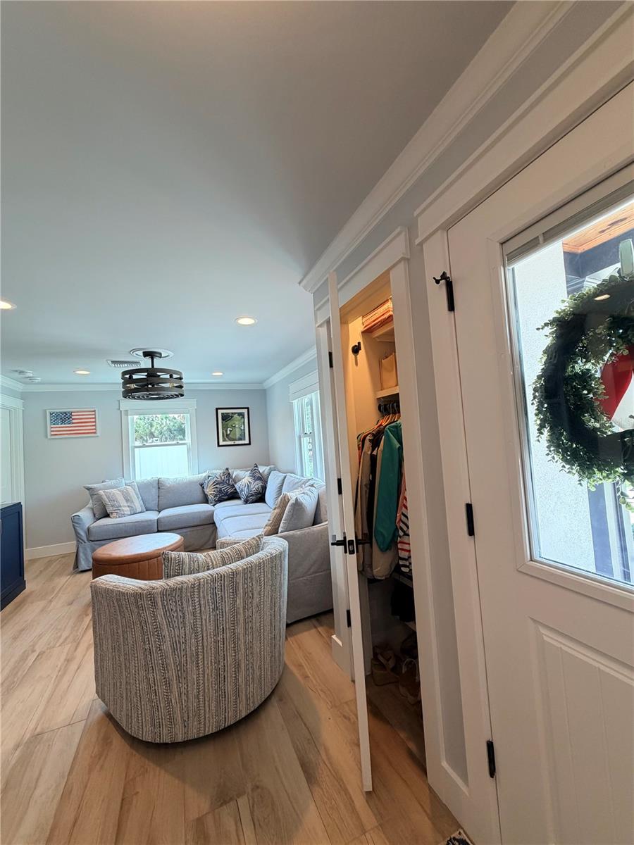 BELLE VISTA SHORES - Residential
