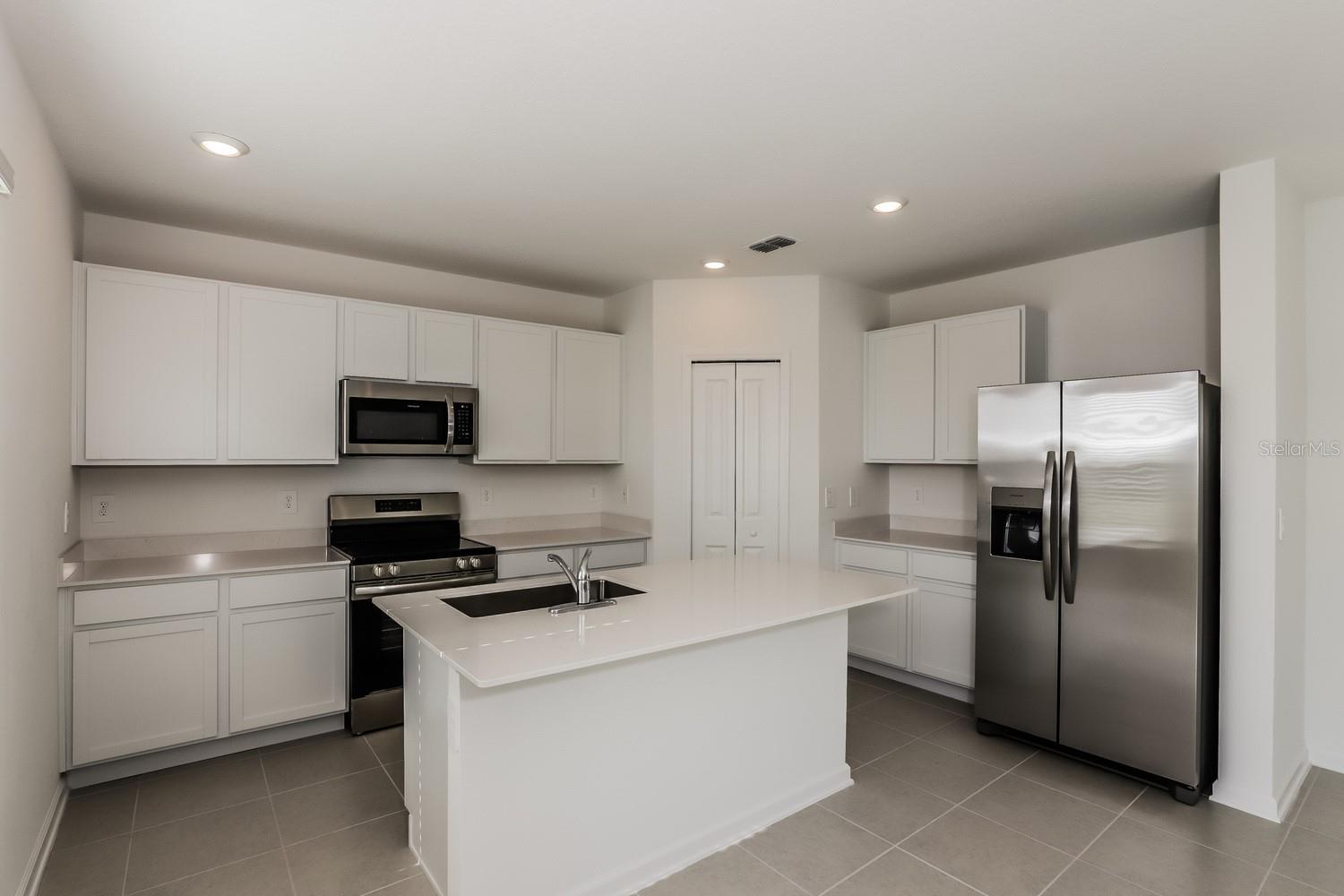 HUNT CLUB/LK WALES PH 1 - Residential Lease