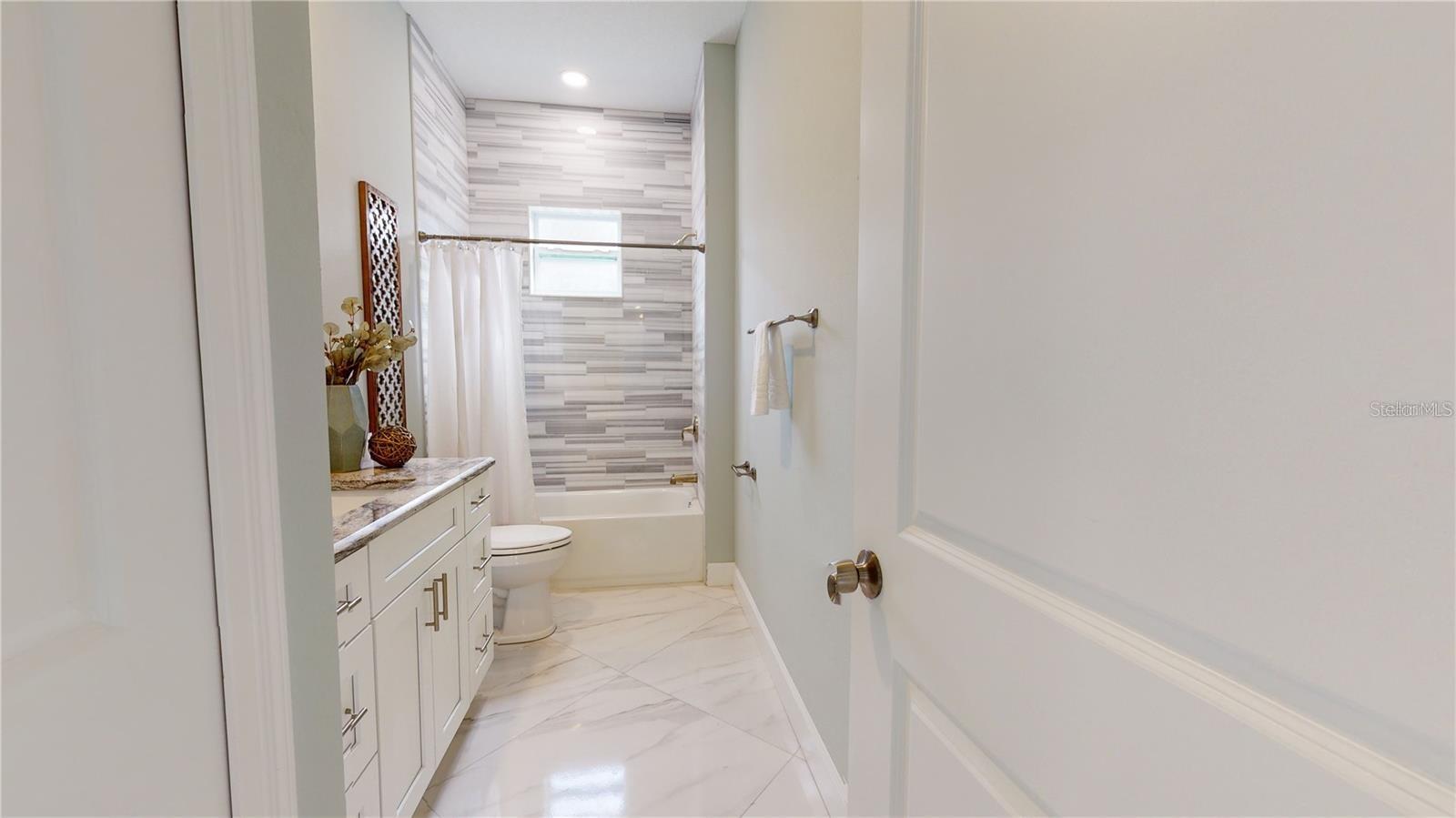 ARCADIAN HEIGHTS - Residential Lease