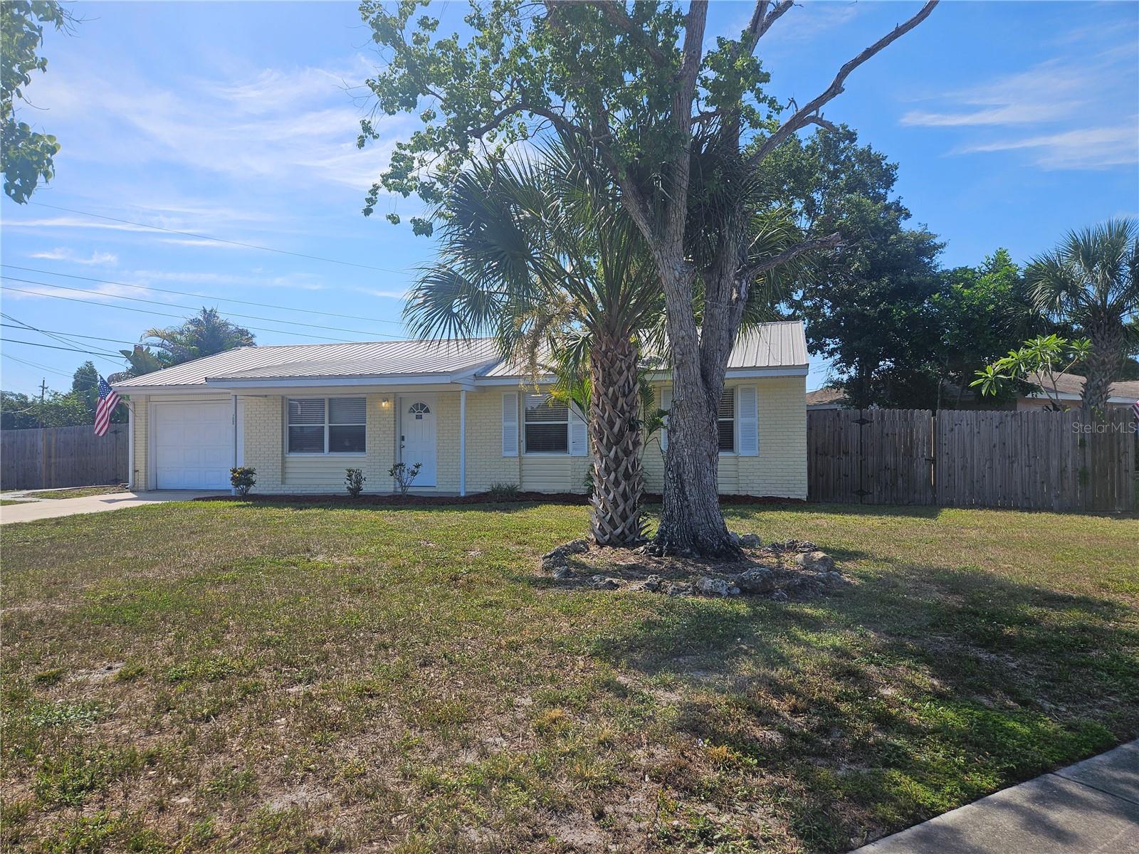 LAKE SARASOTA - Residential