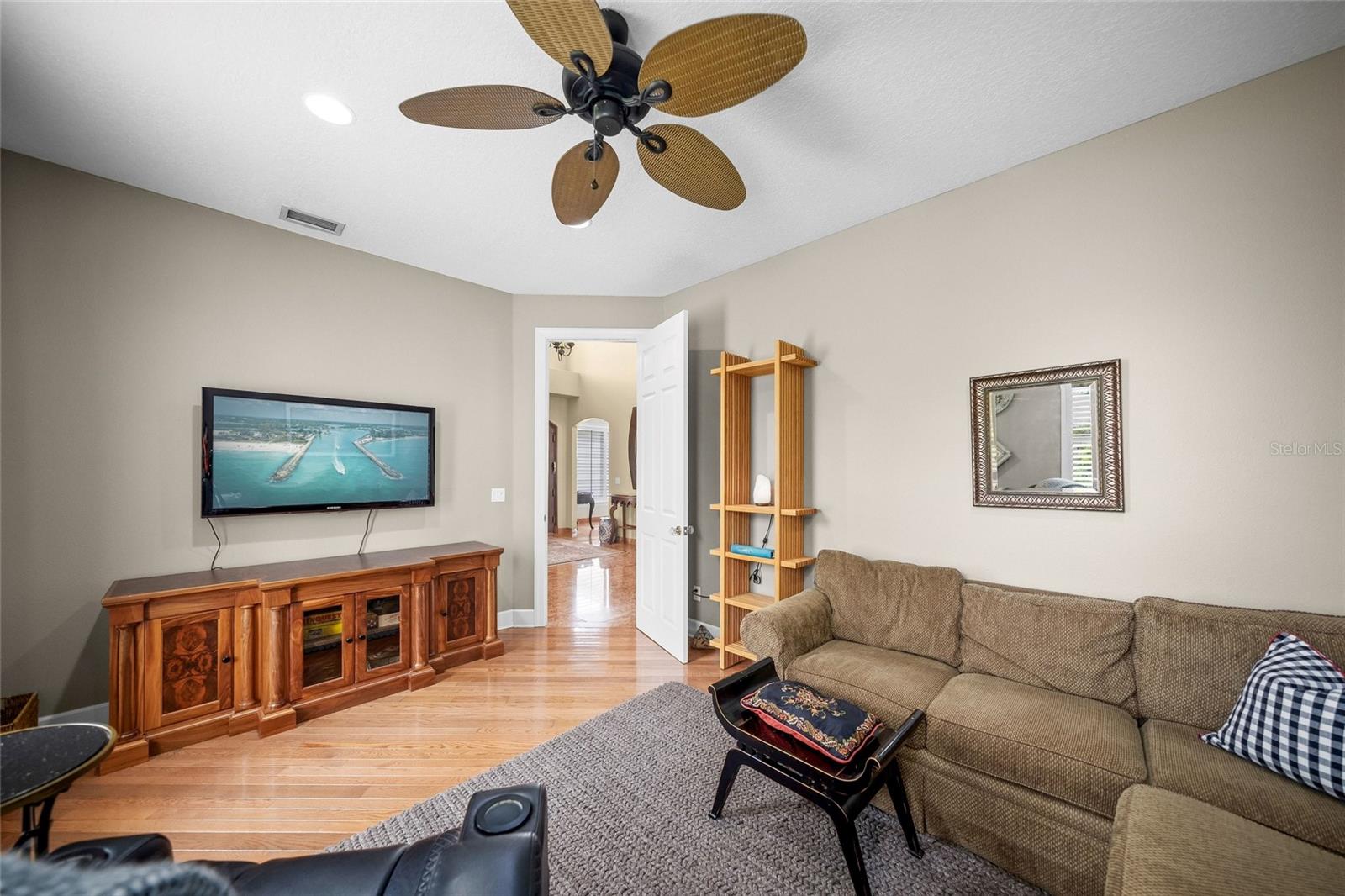 MANGO PARK NORTHWEST - Residential