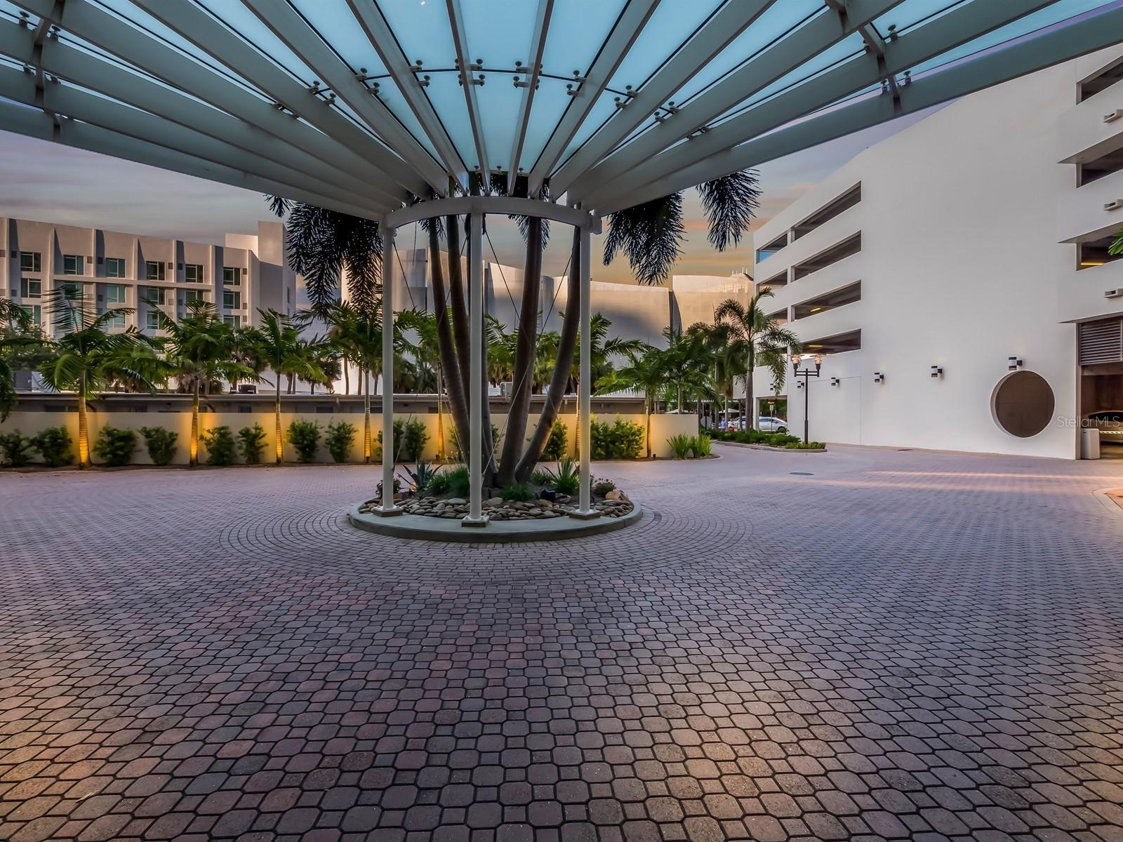 BAY PLAZA - Residential
