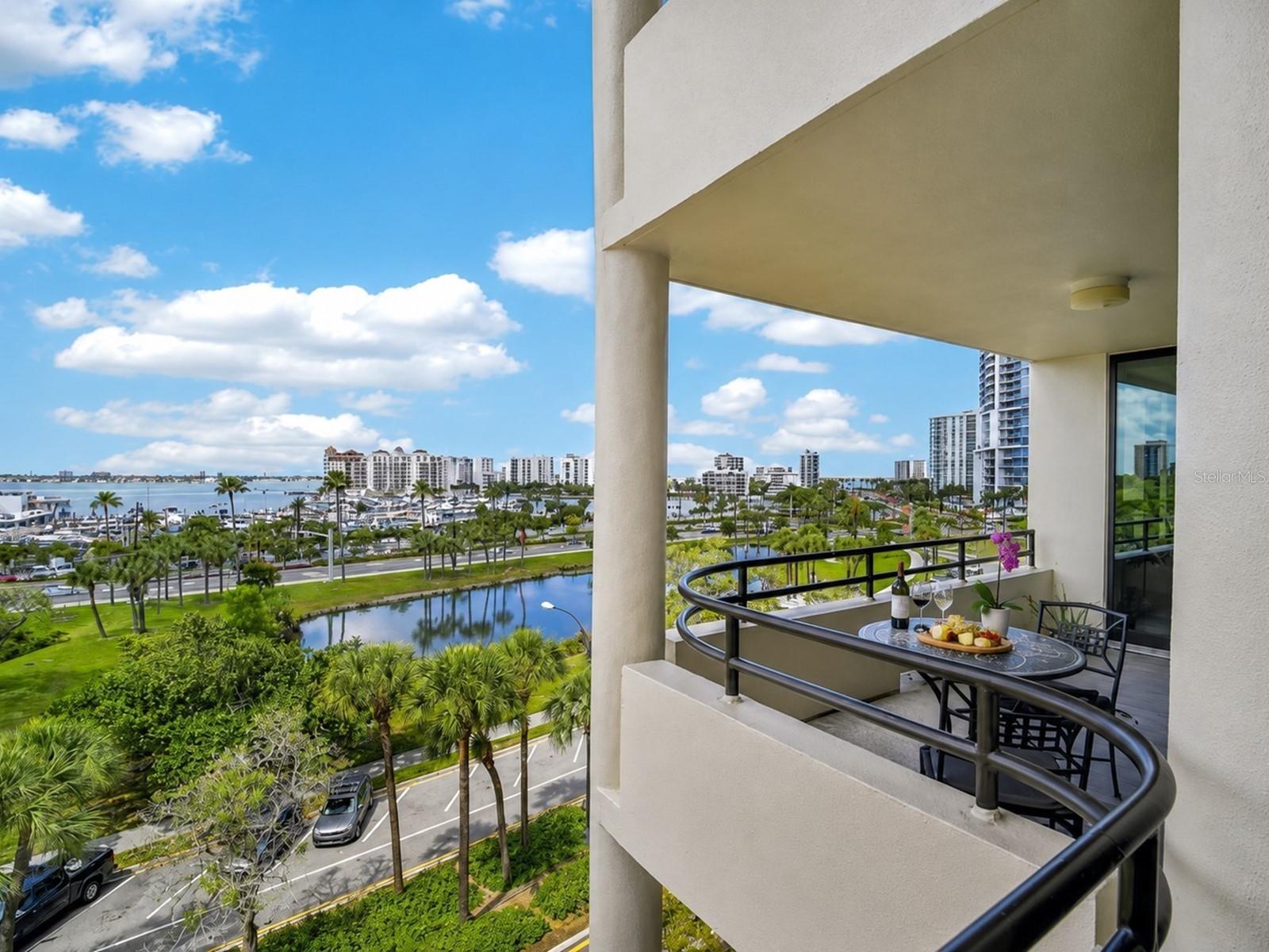 BAY PLAZA - Residential