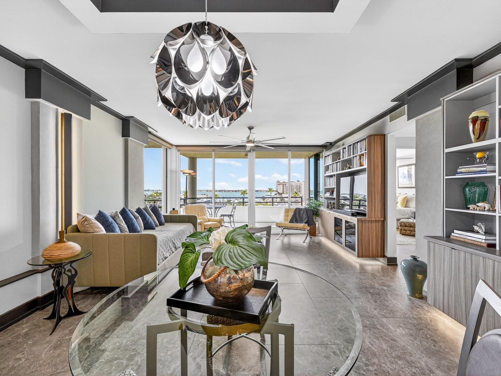 BAY PLAZA - Residential