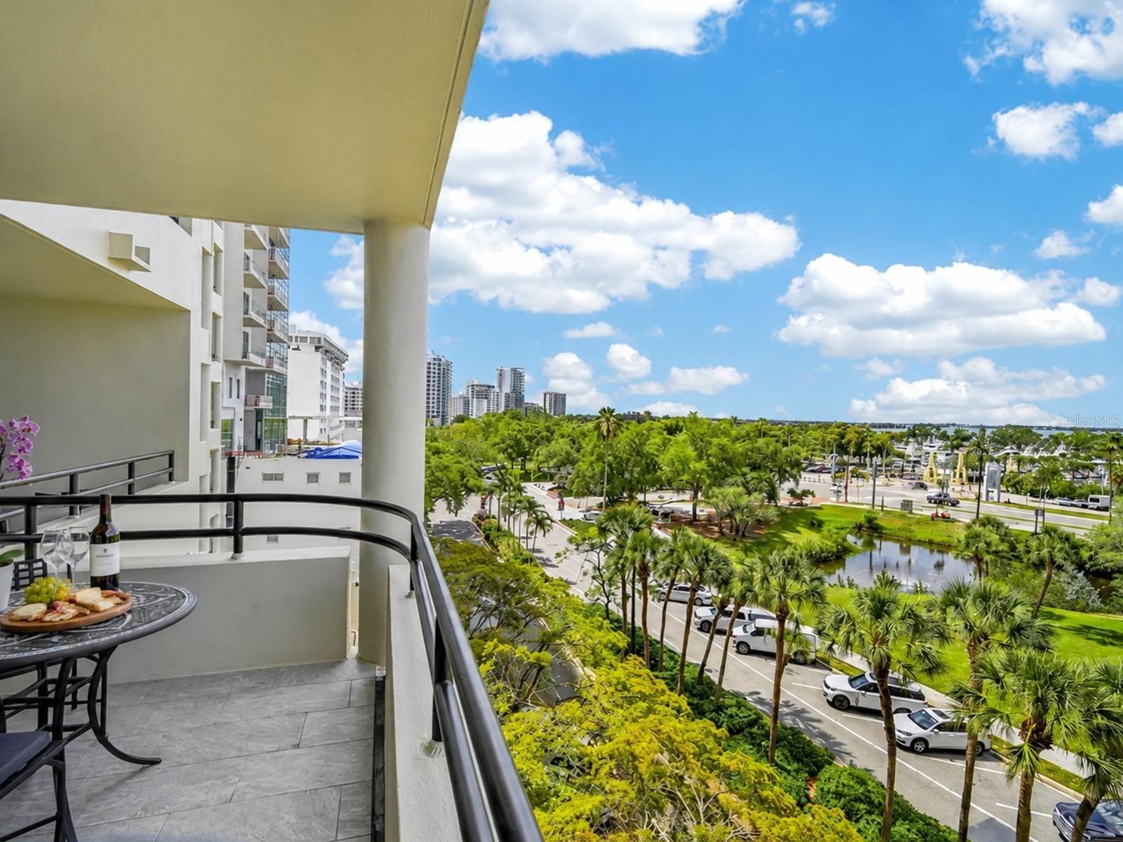 BAY PLAZA - Residential