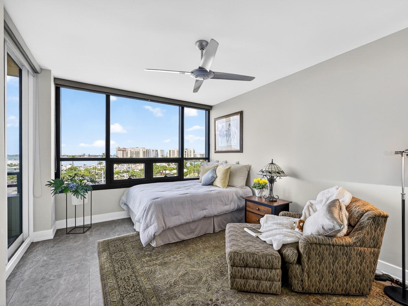 BAY PLAZA - Residential