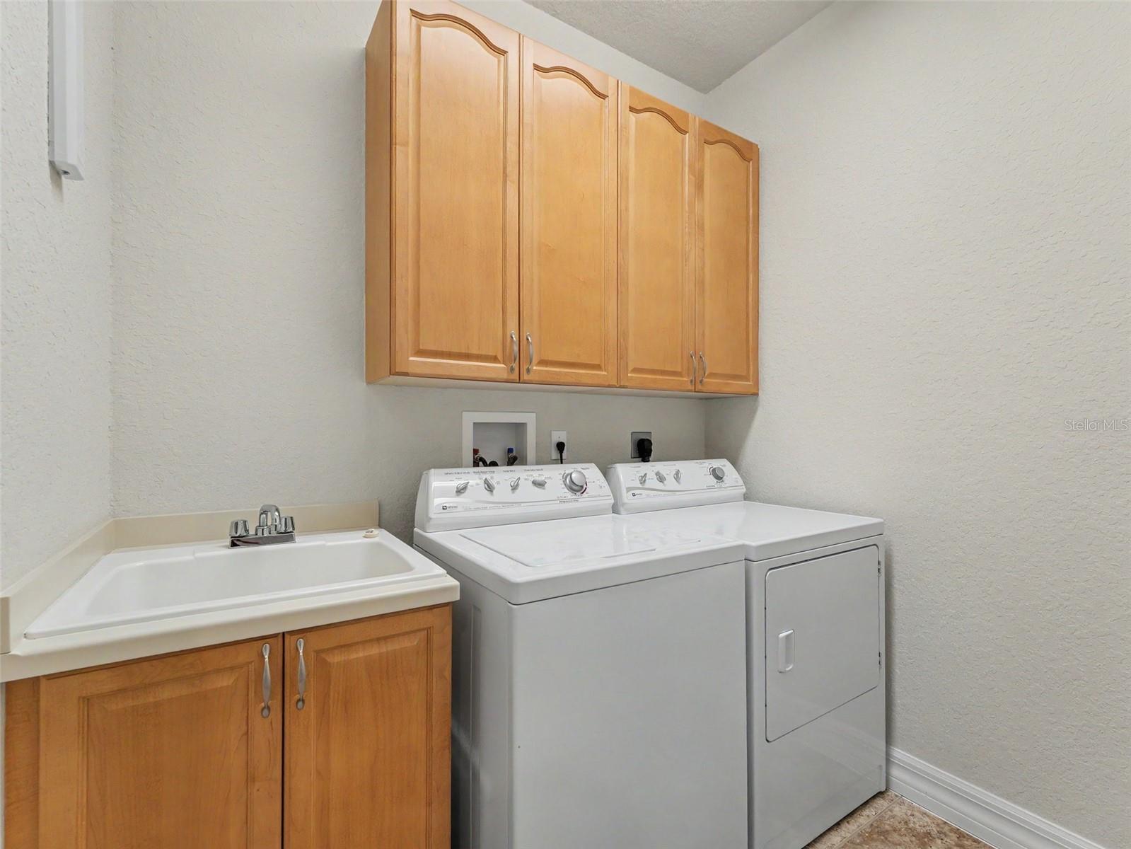 SUNSET BAY TARPON SPGS - Residential