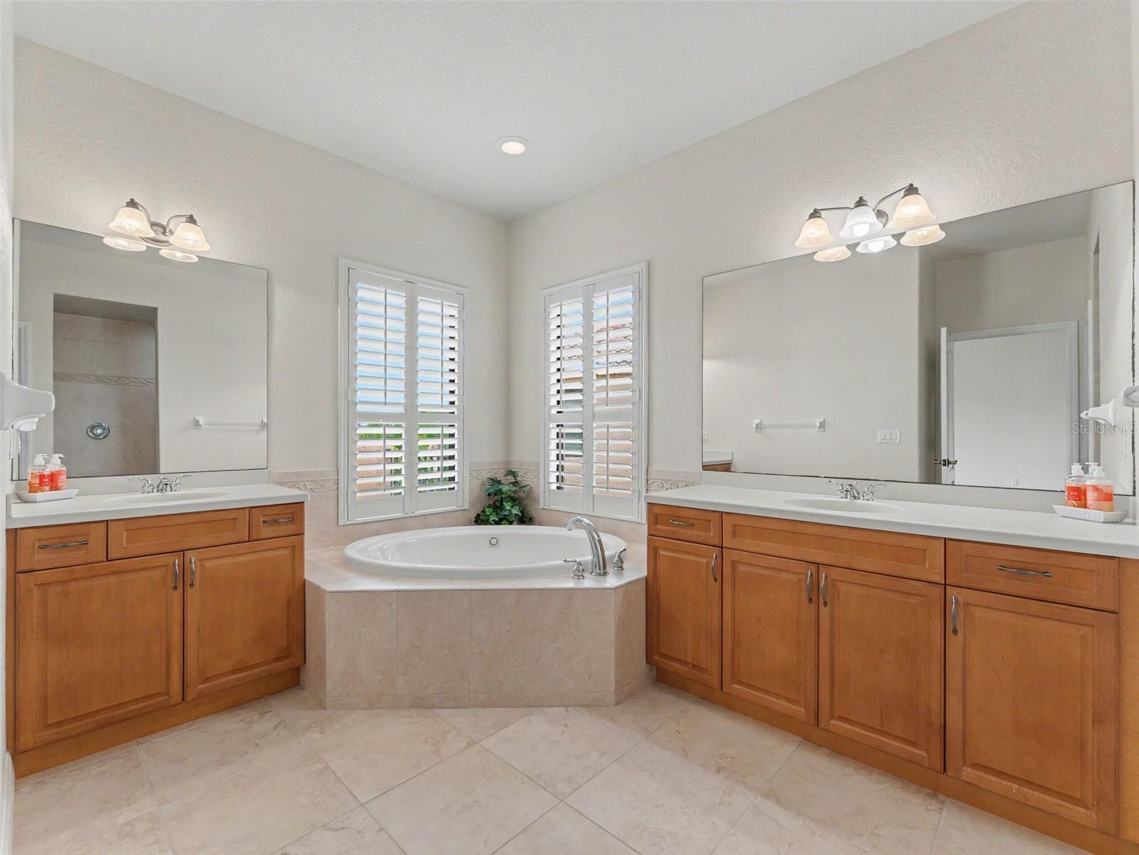 SUNSET BAY TARPON SPGS - Residential