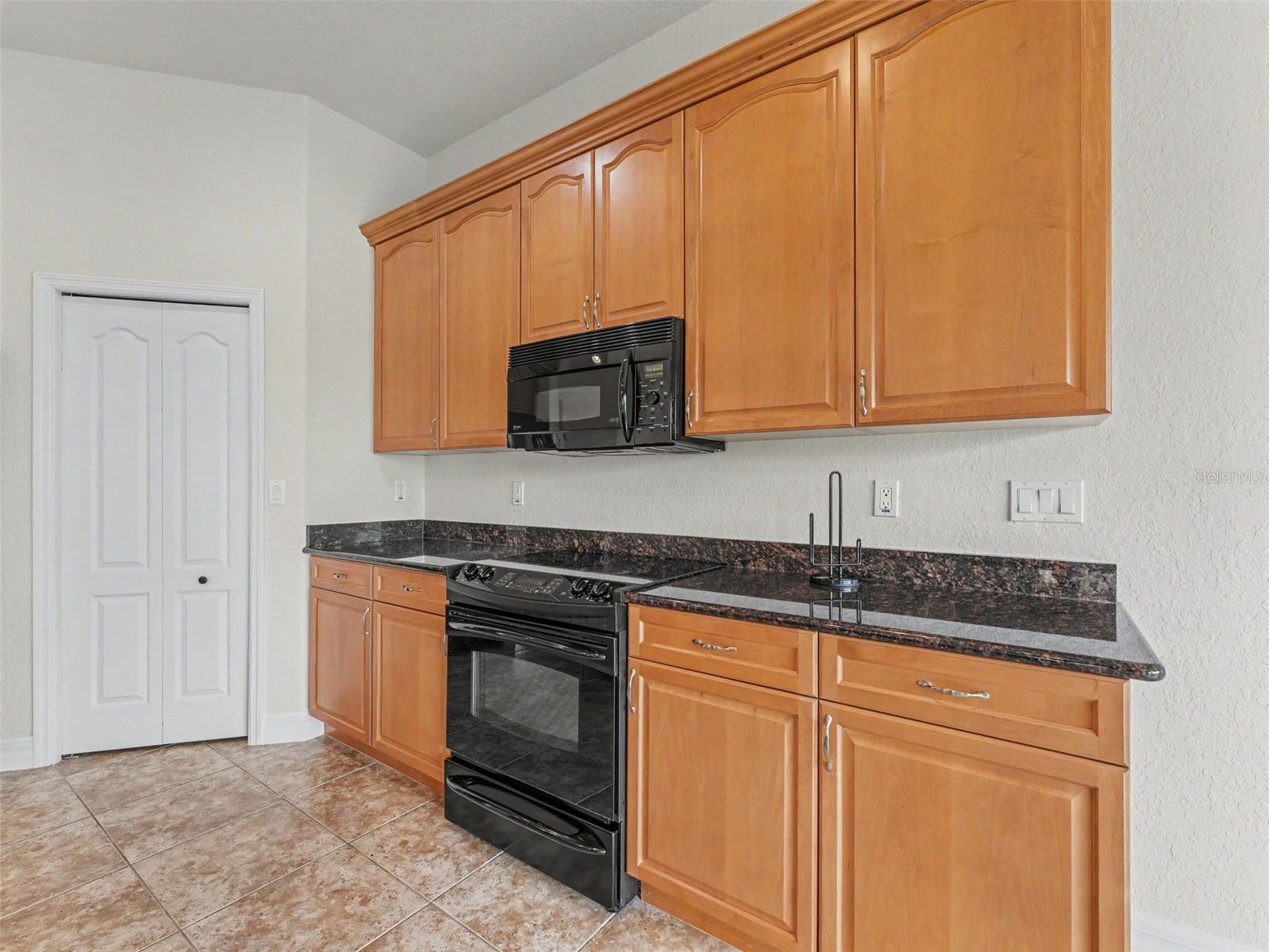 SUNSET BAY TARPON SPGS - Residential