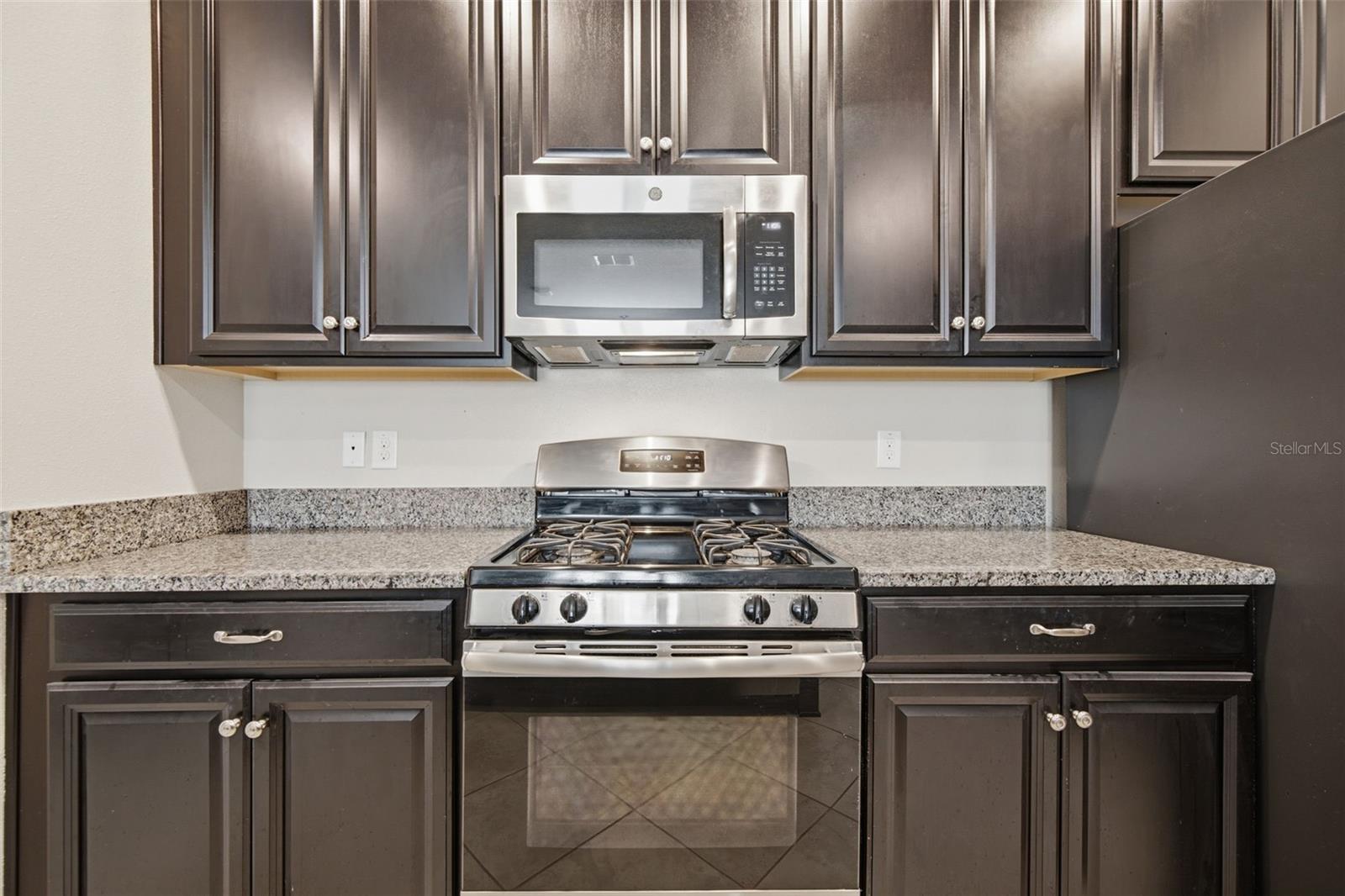 CONNERTON VILLAGE 2 PH 1B PRCL 218 - Residential Lease