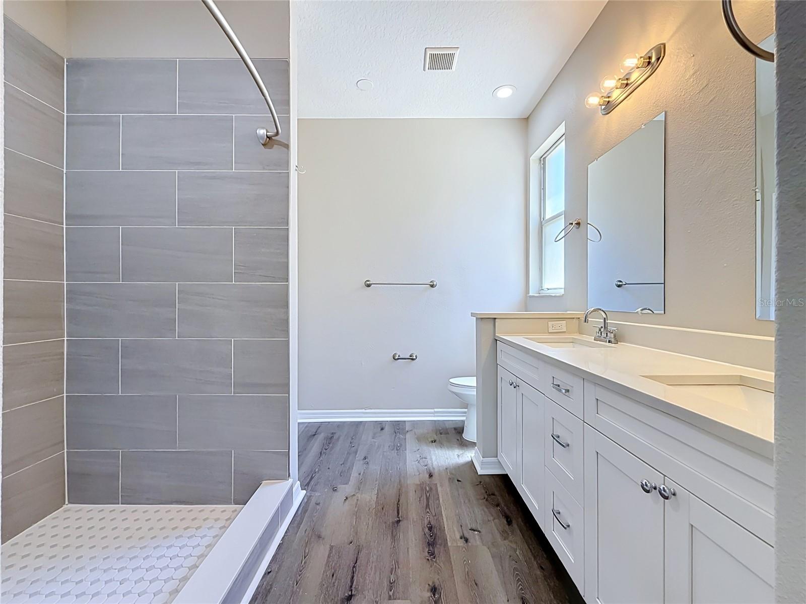 GRASSY POINTE - PH 1 - Residential
