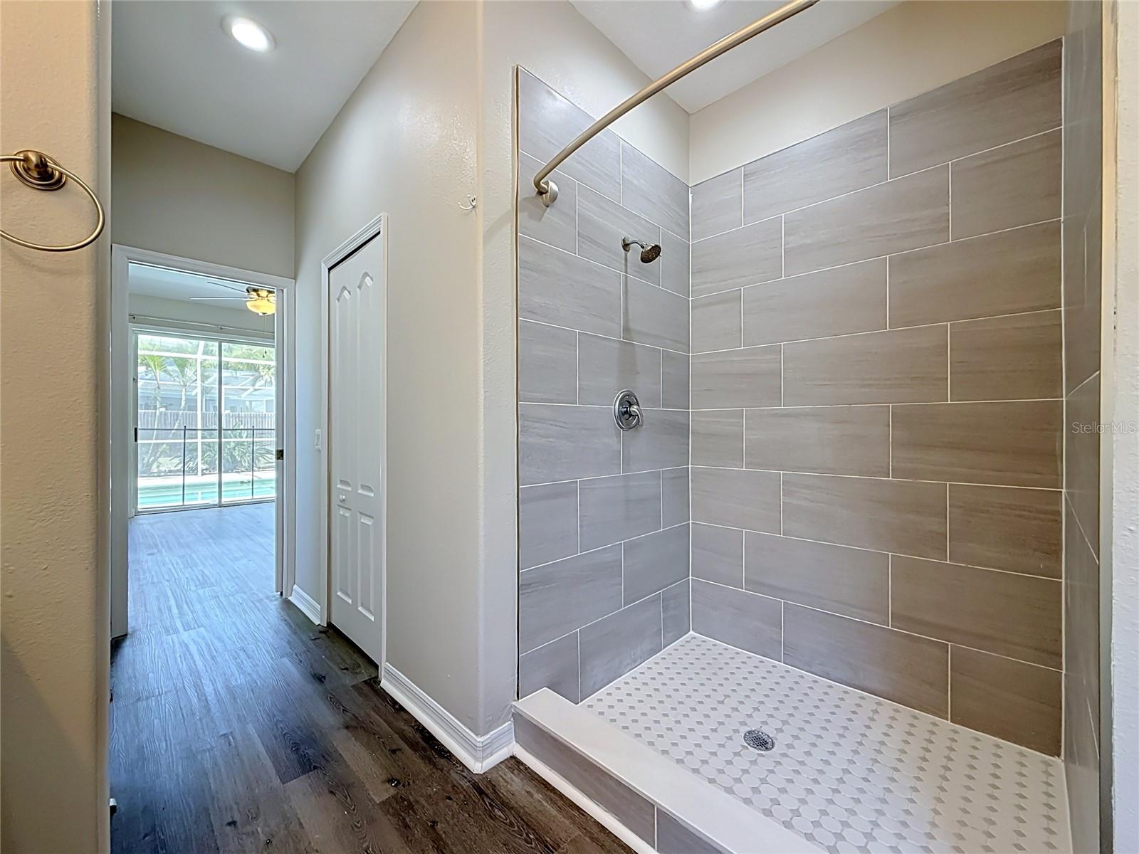 GRASSY POINTE - PH 1 - Residential