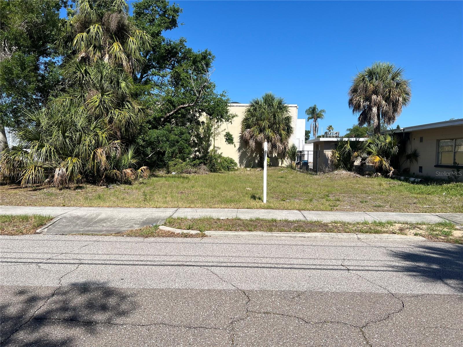 PALM BLUFF 1ST ADD - Land