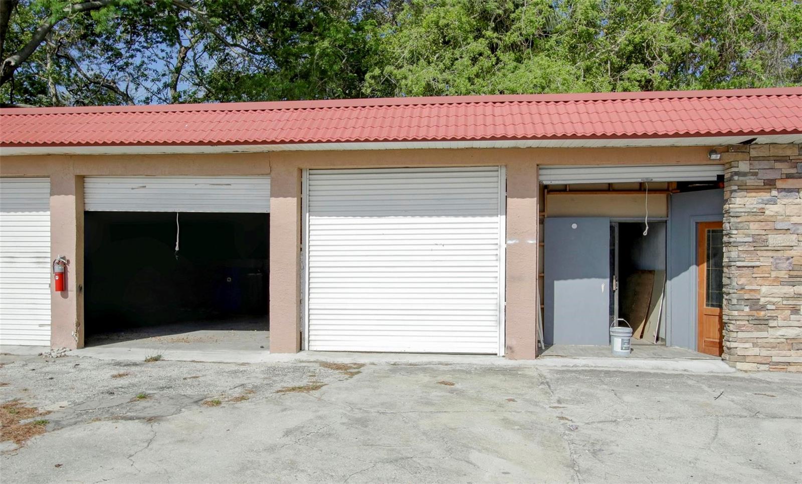 MIKE SUGAR ESTATES - Commercial Sale